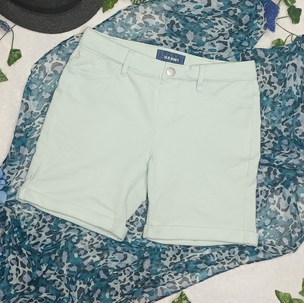 Old Navy Pull On Shorts 💚